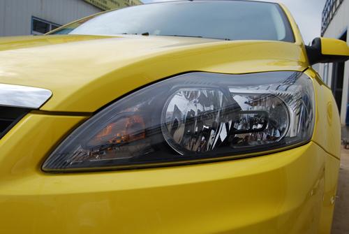 全新设计的前大灯