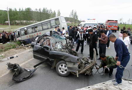 长春发生重大交通事故5人死亡2人受伤(图)