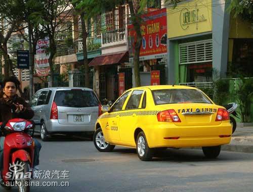 力帆520出租车现身越南首都河内街头(2)