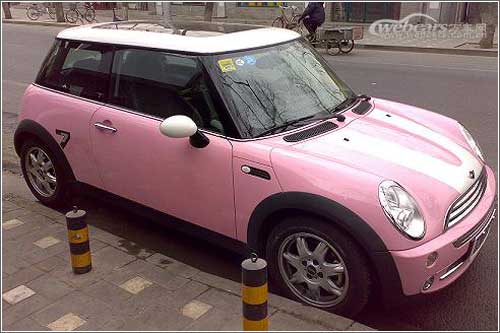 澳门豪车粉色_玛莎拉蒂粉色车标价_粉色的车