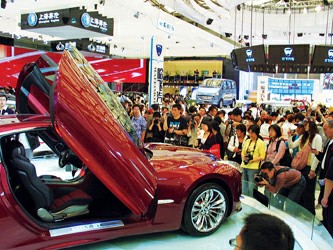 中国汽车市场竟成诺亚方舟 全球车企借道上海