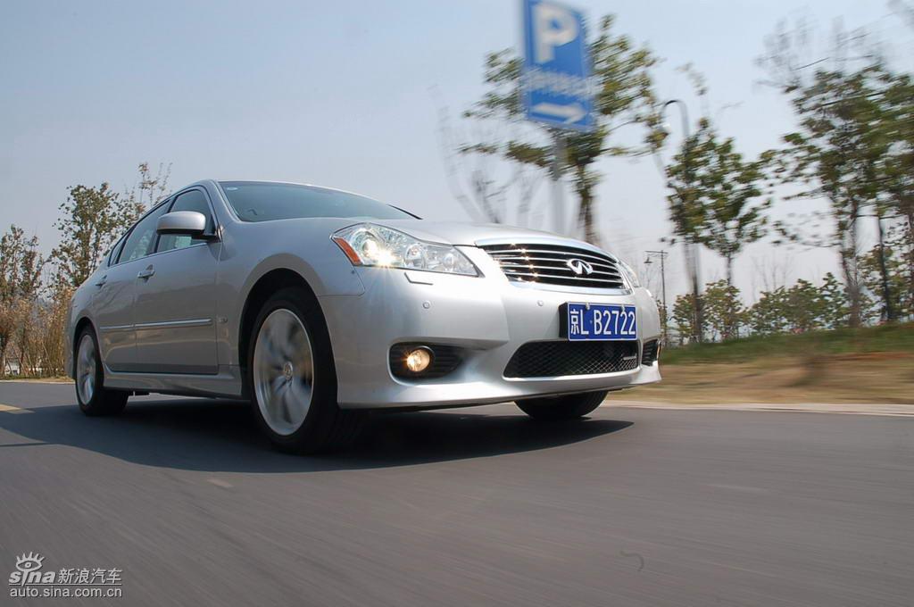 Ӣ�����M35��ʻ��̬