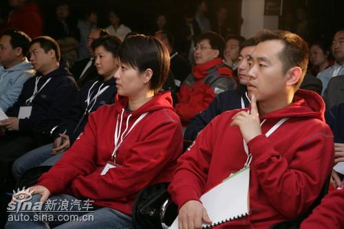 �µ���ɫ��ʻ��ݼӢѵ��Ӫ