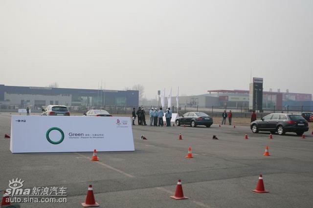 �µ���ɫ��ʻ��ݼӢѵ��Ӫ