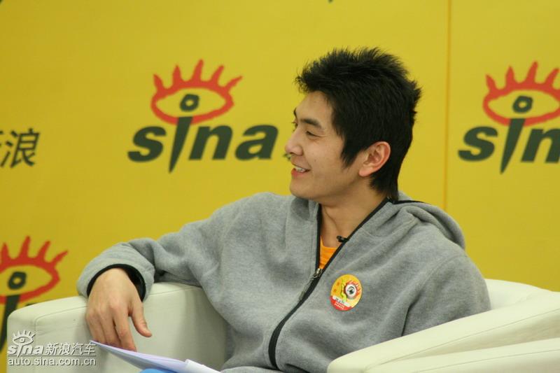 �µ���ɫ��ʻ��̸