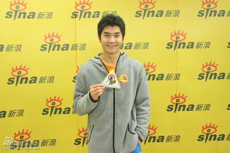 �µ���ɫ��ʻ��̸