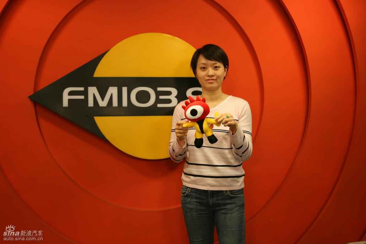 �µ���ɫ��ʻ��ݼӢѵ��Ӫ����ͼƬ