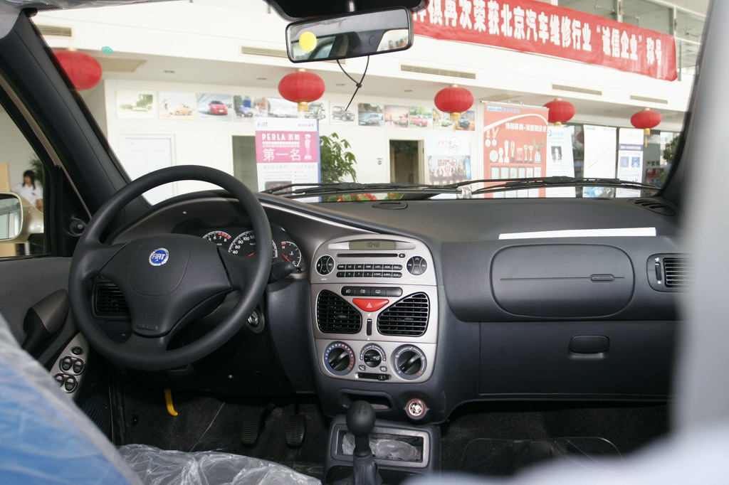 图为南京菲亚特西耶那内饰