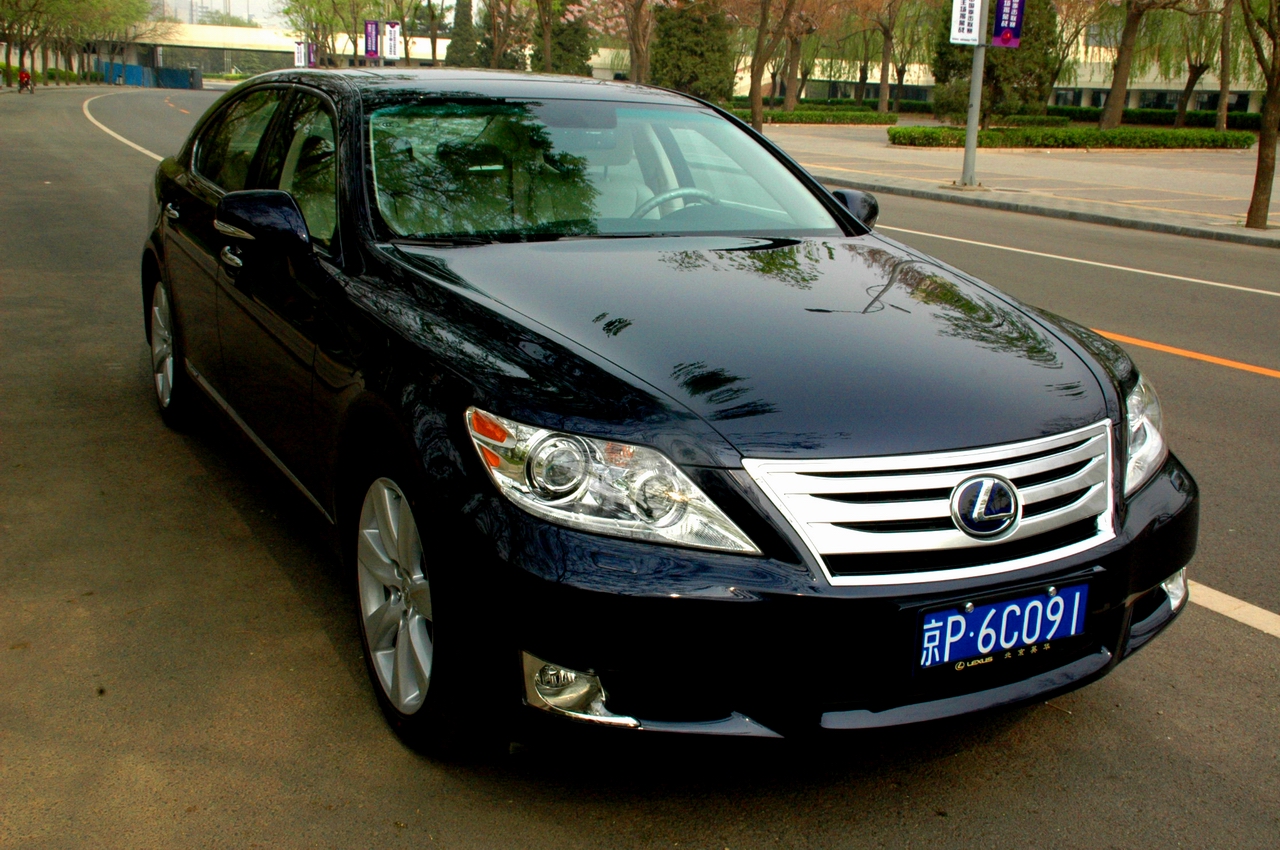 LEXUSLS600hl