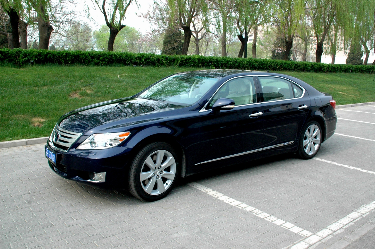 LEXUSLS600hl