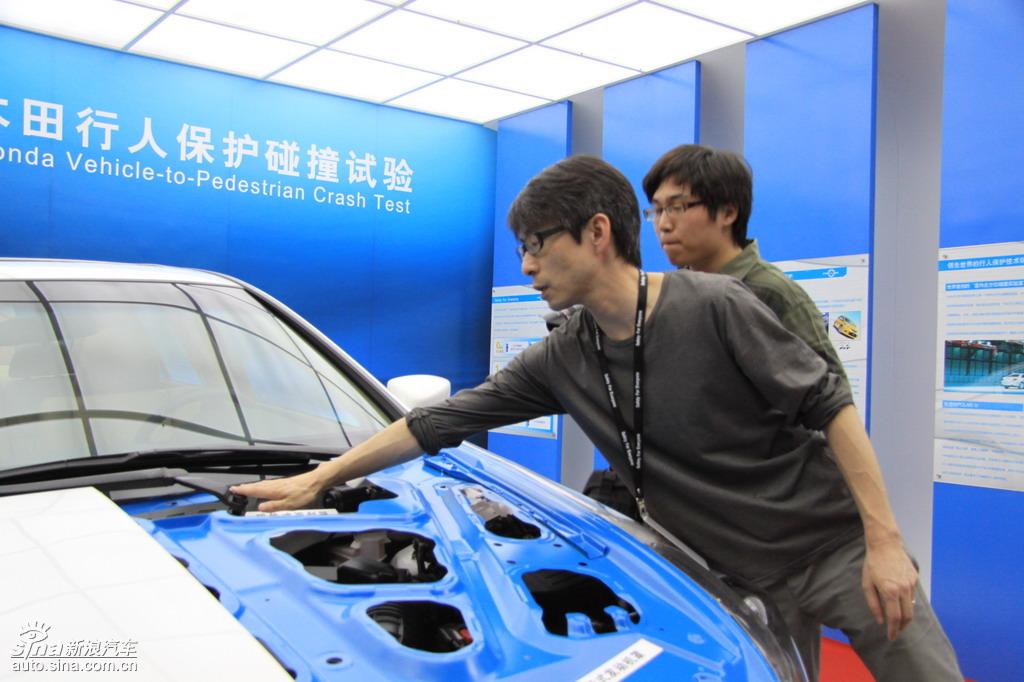 �㱾���˱�����ײ�����ֳ��Ÿ���ģ��