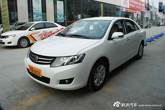 众泰z300拥有4565×1766×1486超大