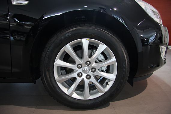 2010款英朗XT1.8L自动时尚版