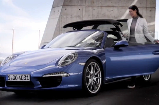 视频：向经典致敬 保时捷全新911 Targa