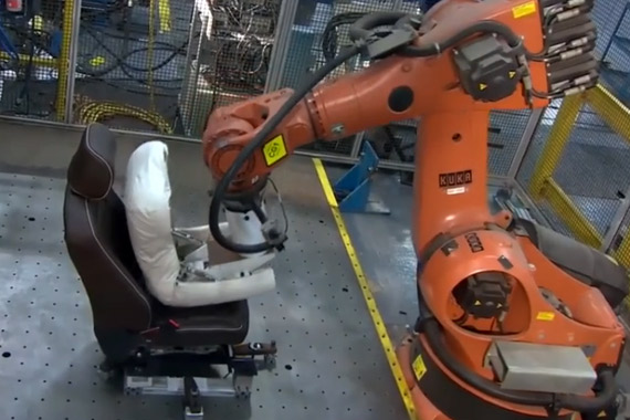 视频：猛兽福特F-150驾驶座椅测试