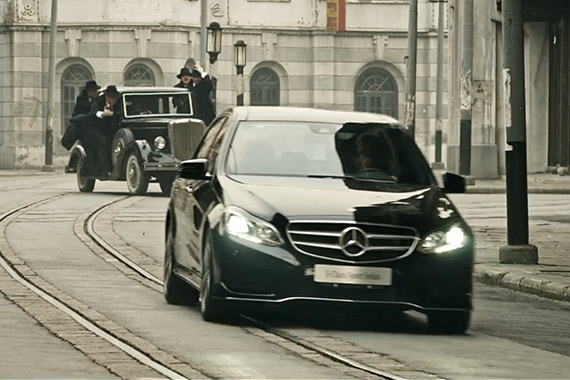 视频：Mercedes-Benz E-Class Engine 