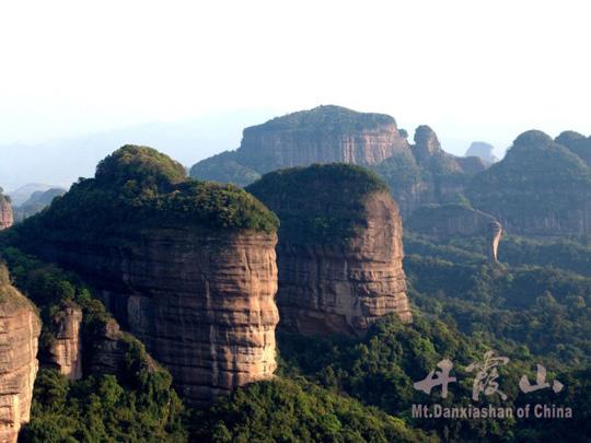 云台(图:广东丹霞) 云台(图:广东丹霞)