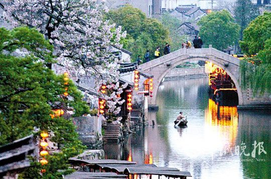 西塘：渔舟唱晚，灯火闪烁(赵昀 CFP)