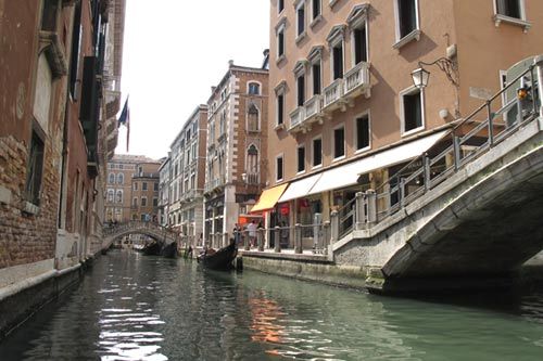 The gondola in Roadway