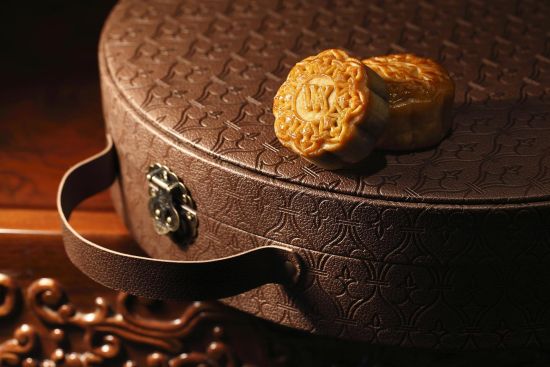 上海外滩华尔道夫酒店呈献精美月饼礼盒