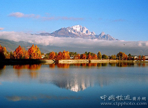 Jade Dragon Snow Mountain is the Northern Hemisphere near the equatorial snow-capped mountains (Tang Xinhua photo)