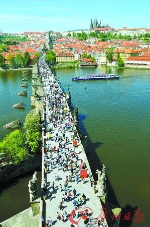 Charlie bridge in Czech, Prague (AP Photo)