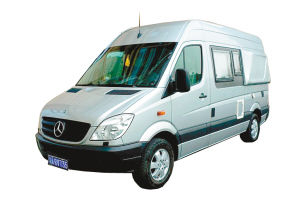 重庆夫妇渝A房车游欧洲