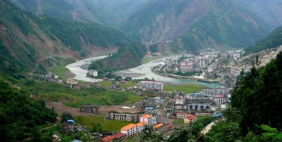 大雨突袭北川县城 足不出川各地看海