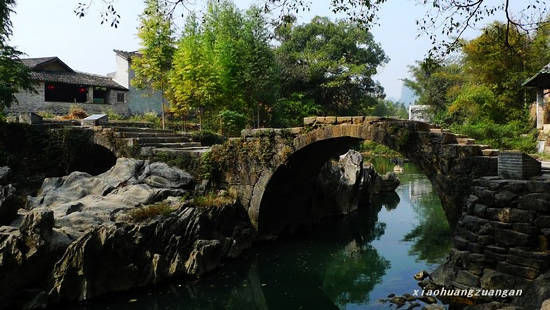 新浪旅游配图:黄姚古镇带龙桥 来源:小黄钻杆 新浪博客