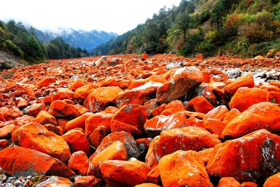 到绝美海螺沟 赏世界第一红石滩奇观