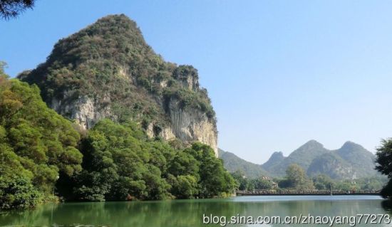柳州大龙潭 雷塘映秀山碧水照苍穹