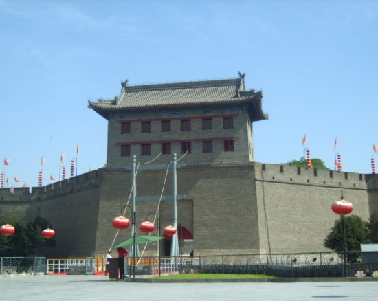 09:53 城西人文深味 家住六朝烟水间 到汉中门的时候阳光正好