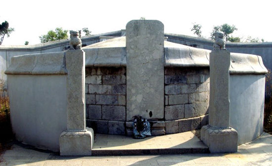 拜谒无锡明朝东林党领袖顾宪成墓