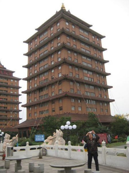 华西村人均收入_华西村一年的收入(2)