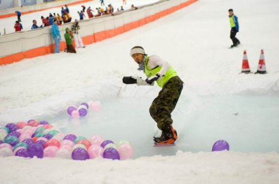 临行一   绍兴乔波作为室内滑雪场,虽然在场地上很受限制,但独特的