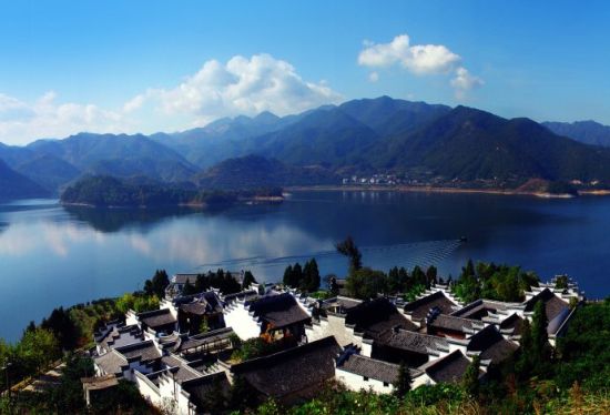 中国 浙江 正文    沃洲湖   沃洲湖风景名胜区由沃洲湖,天姥山,三十