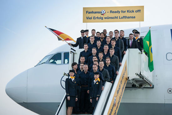 德国国家足球队搭乘球迷莎航班飞往巴西世界杯