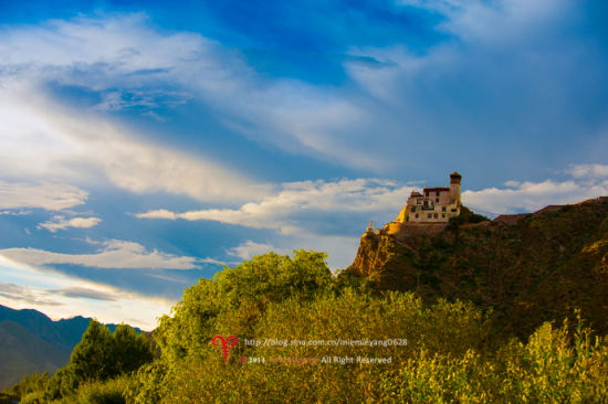 寻访西藏第一座宫殿雍布拉康 寻访西藏第一座宫殿雍布拉康