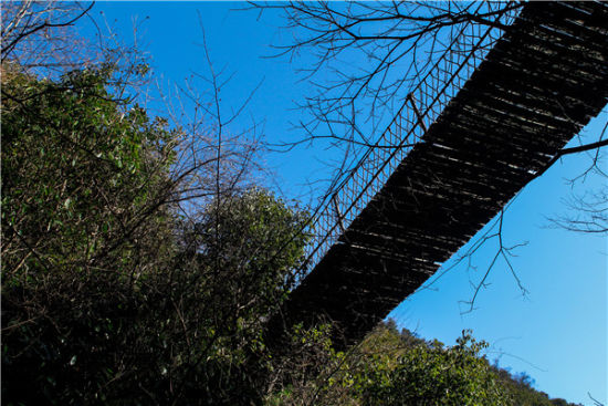 冬游神农架:打年货感受土家民俗