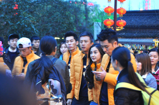 《跑男》昨跑到杭州宋城 拍摄现场大揭秘(组图