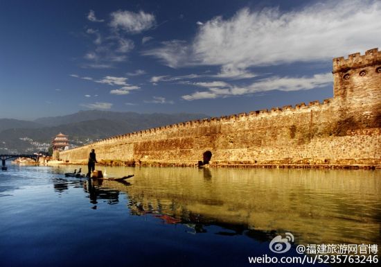 红色小上海 汀州城中访古