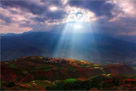 东川红土地(图片来源:@ily兔--大美云南)