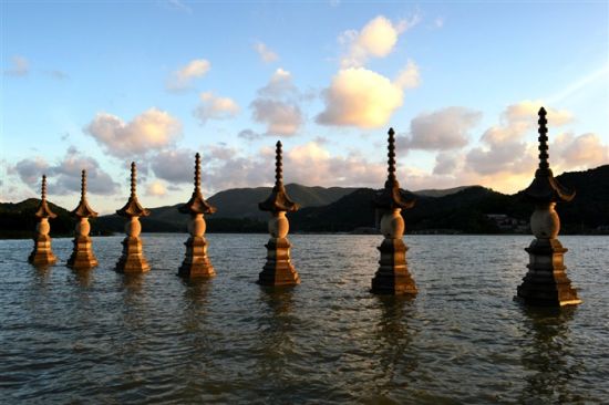 新浪旅游 微博|2015年11月12日11:32 白洋湖,古称旧阳湖,位于慈溪