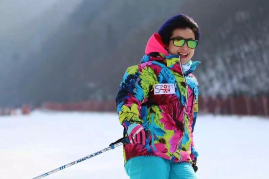 翠华山新滑雪场正式开门迎客 世界滑雪冠军亲