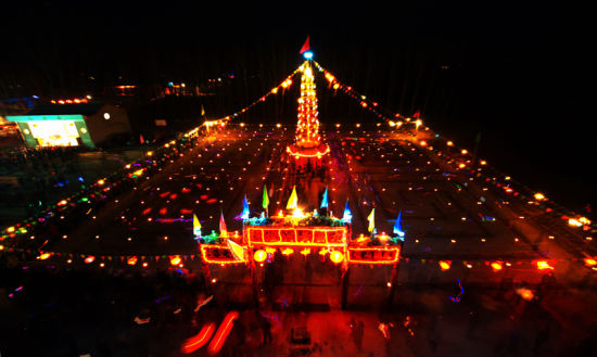 九曲黄河阵灯会 图片来源网络