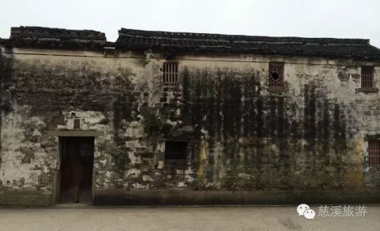 图：夜风挡不住