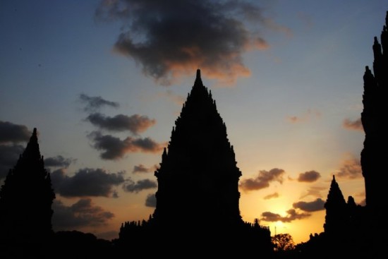 印尼最美神庙普兰巴南血色残阳|巴南|印尼|神庙