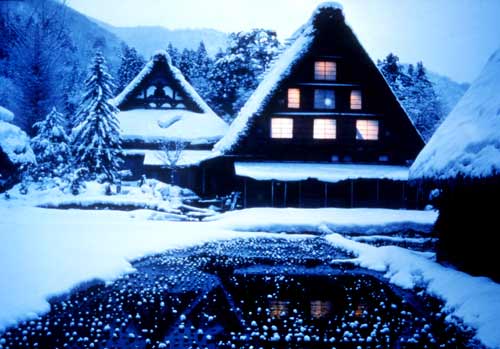 日本富山县举办“四季之五个山雪光”景观展(组图)