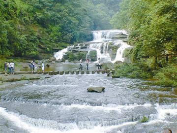 泸州市古蔺县黄荆景区迎来40家旅行社