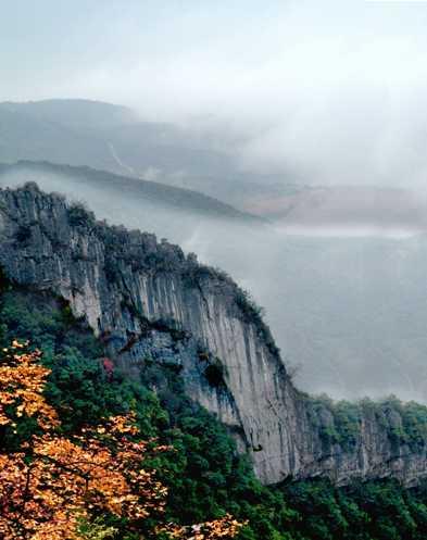 华蓥山山岩